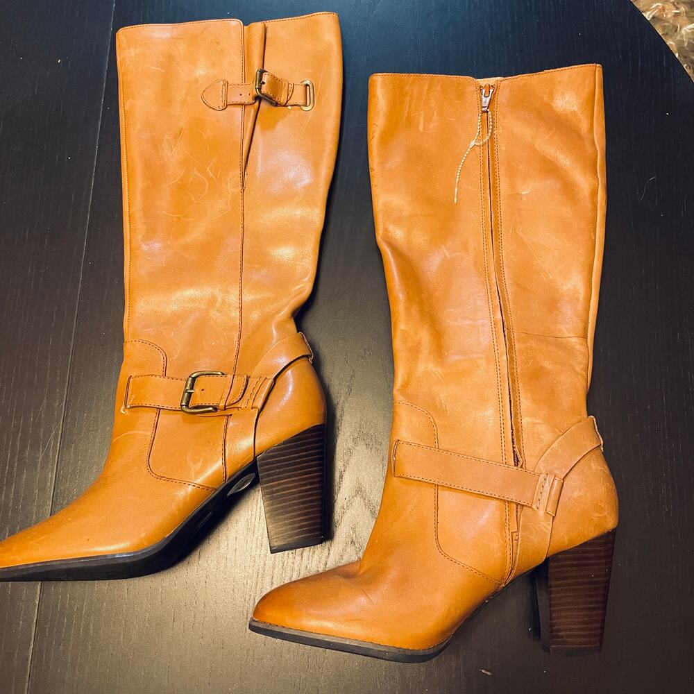 NWOB Clarks Heath Skylark Boots - Women Size 9.5 - British Tan